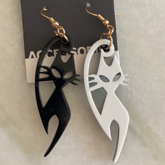 NEW Kitty Cat Reversible Earrings - Picture 2 of 5